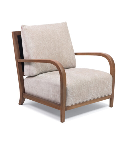 Poltrona di design moderna con seduta e schienale in tessuto beige per un ambiente confortevole.
